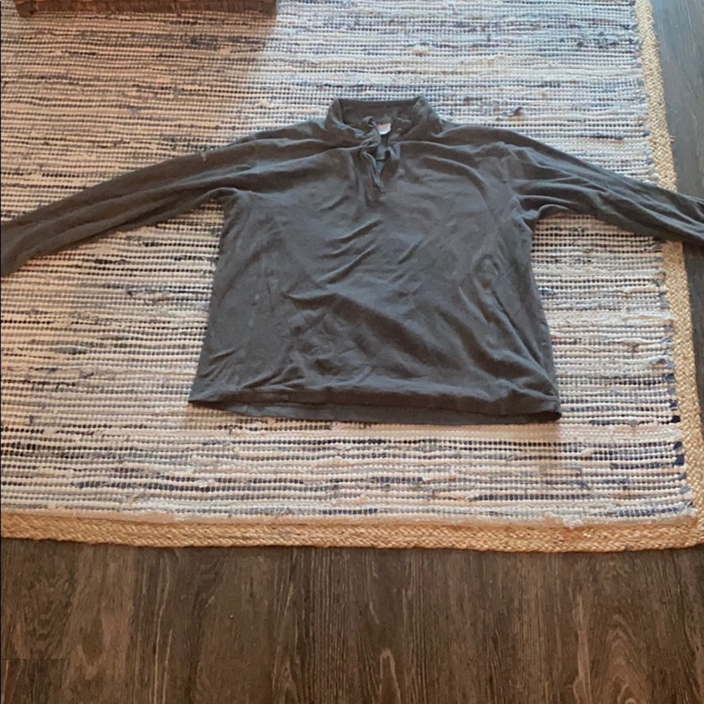 Columbia Gray 3/4 zip pullover. Sz XL.